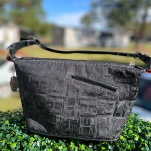 Mario Hernandez Elegant Black womens shoulder bag.